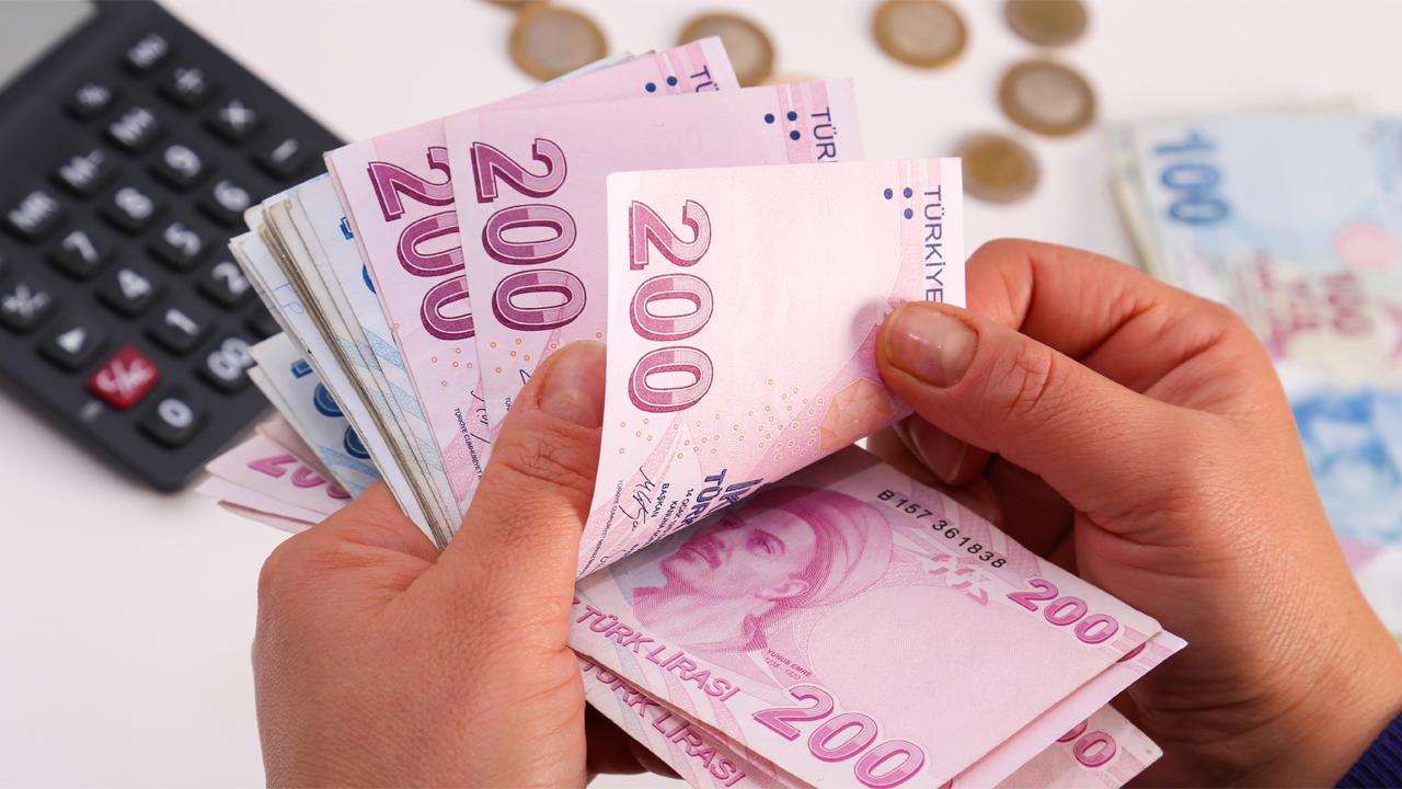 18 ve 65 yaş arasında olanlar bu olaya şahit oldu! Bankaya kimlikle gidenler, 50.000 TL cebine şartsız koyuyor